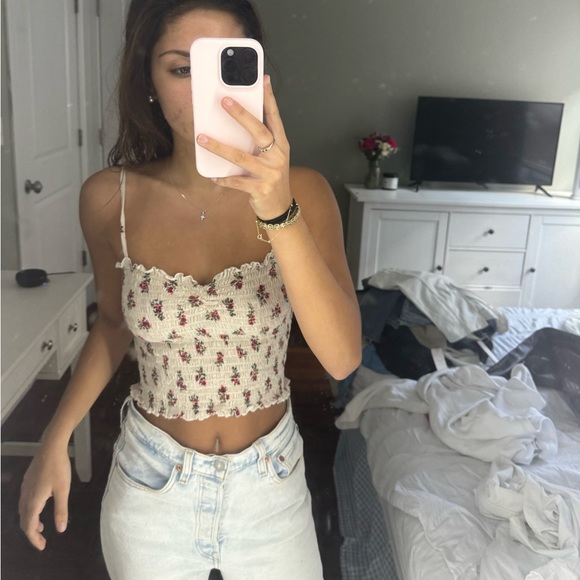Brandy Melville Tank - Picture 1 of 3